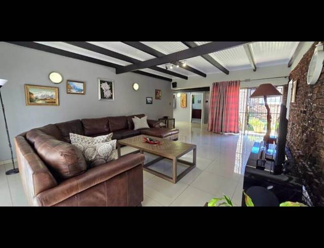 3 BEDROOM HOUSE FOR SALE IN BRACKENHURST